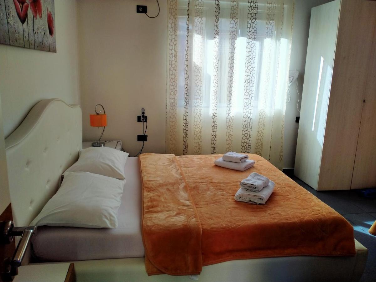 Orange Villa Hotel Tirana Room photo